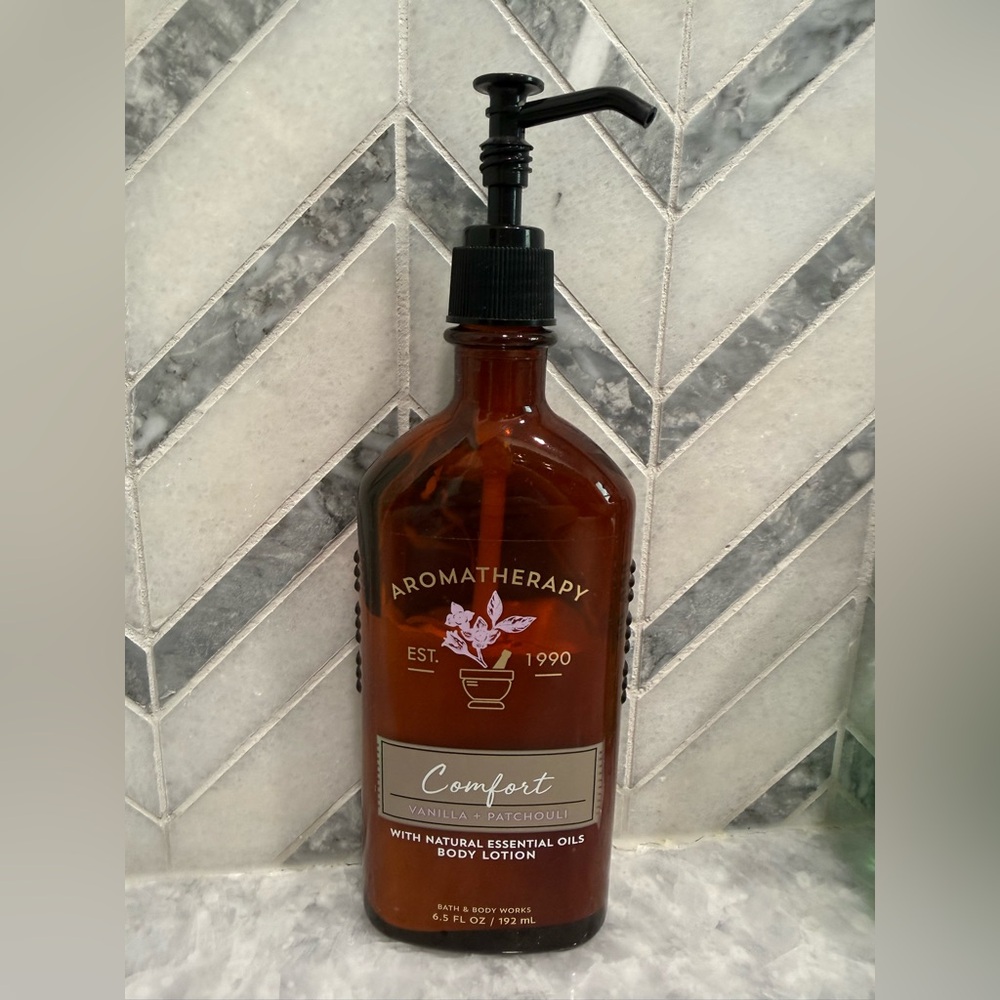 DISCONTINUED - Bath & Body Works Aromatherapy Comfort Body Lotion - Amber Bottle